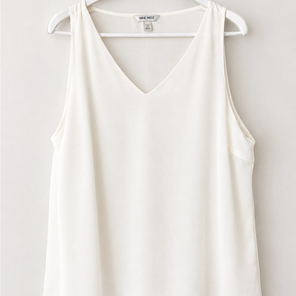 Nine West Cream V-Neck Sleeveless Camisole
